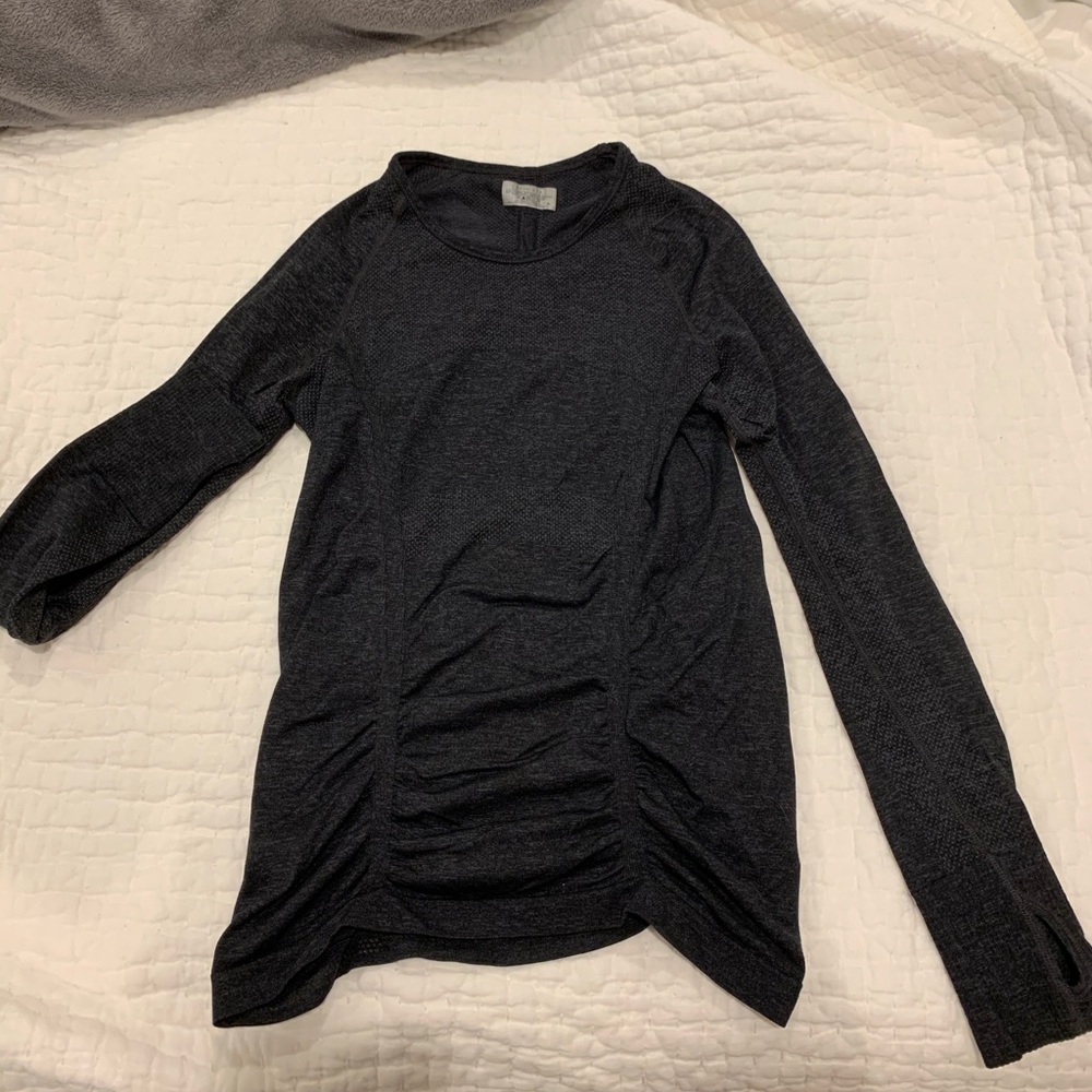Athleta gray long sleeve top